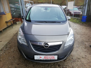 Meriva B 2010-2014 prednji branik sa parking senzorima