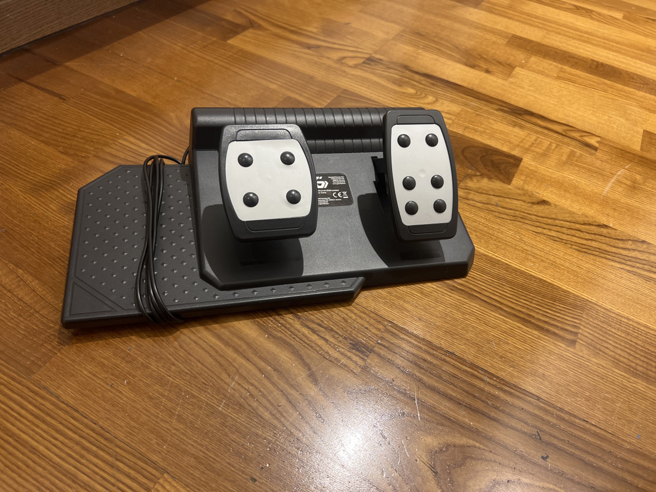 Gaming volan u odlicnom stanju za