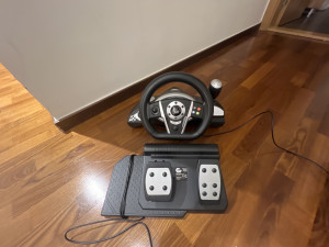 Gaming volan u odlicnom stanju za