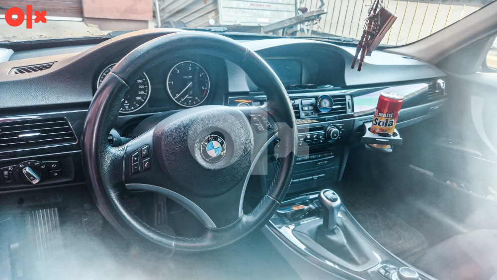 BMW E90 318d - 2011