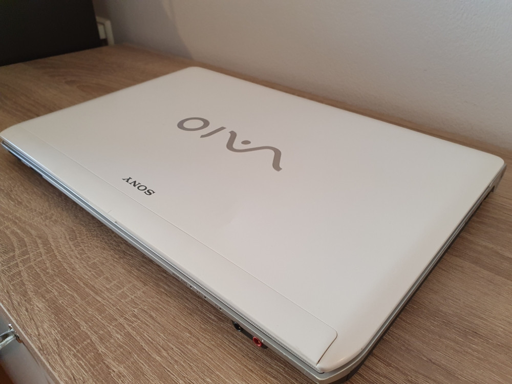Sony Vaio VPCS12J1E/5GB Ram-a/320GB HDD