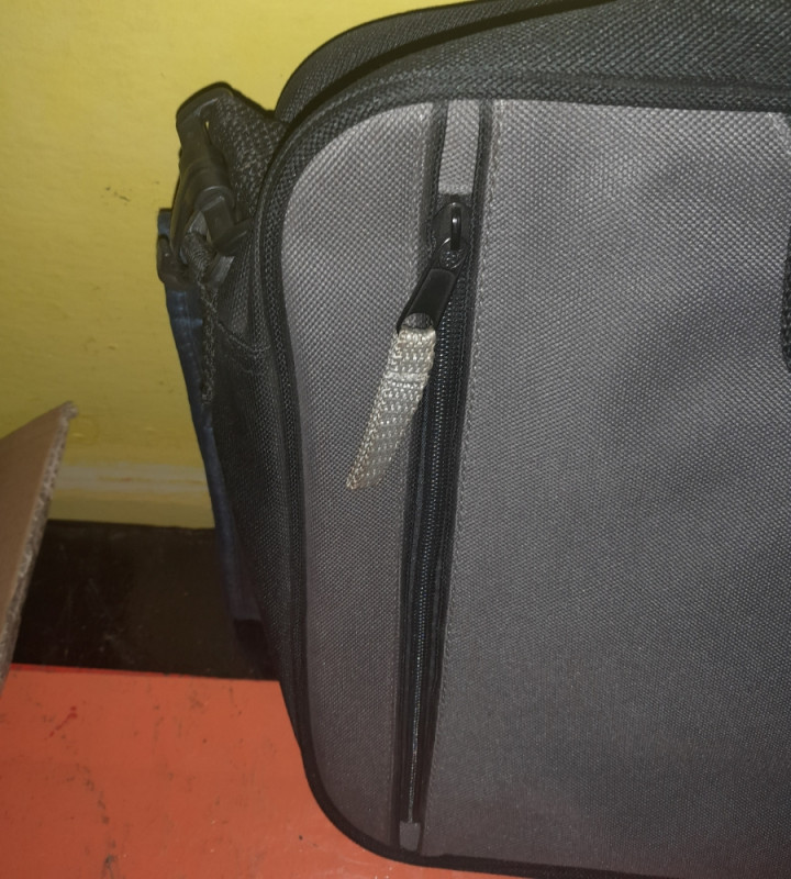 TORBA ZA LAPTOP ILI BILO STA DRUGO POKLON ASESOAR RUKSAK TORBICA