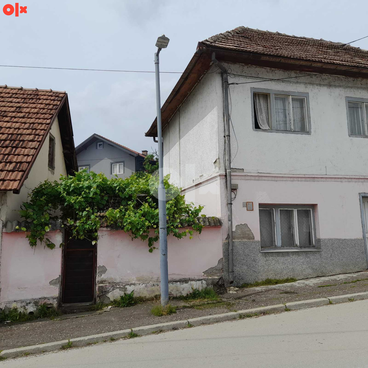 HITNO! Prodaje se kuća u Doboju sa dva poslovna prostora 3