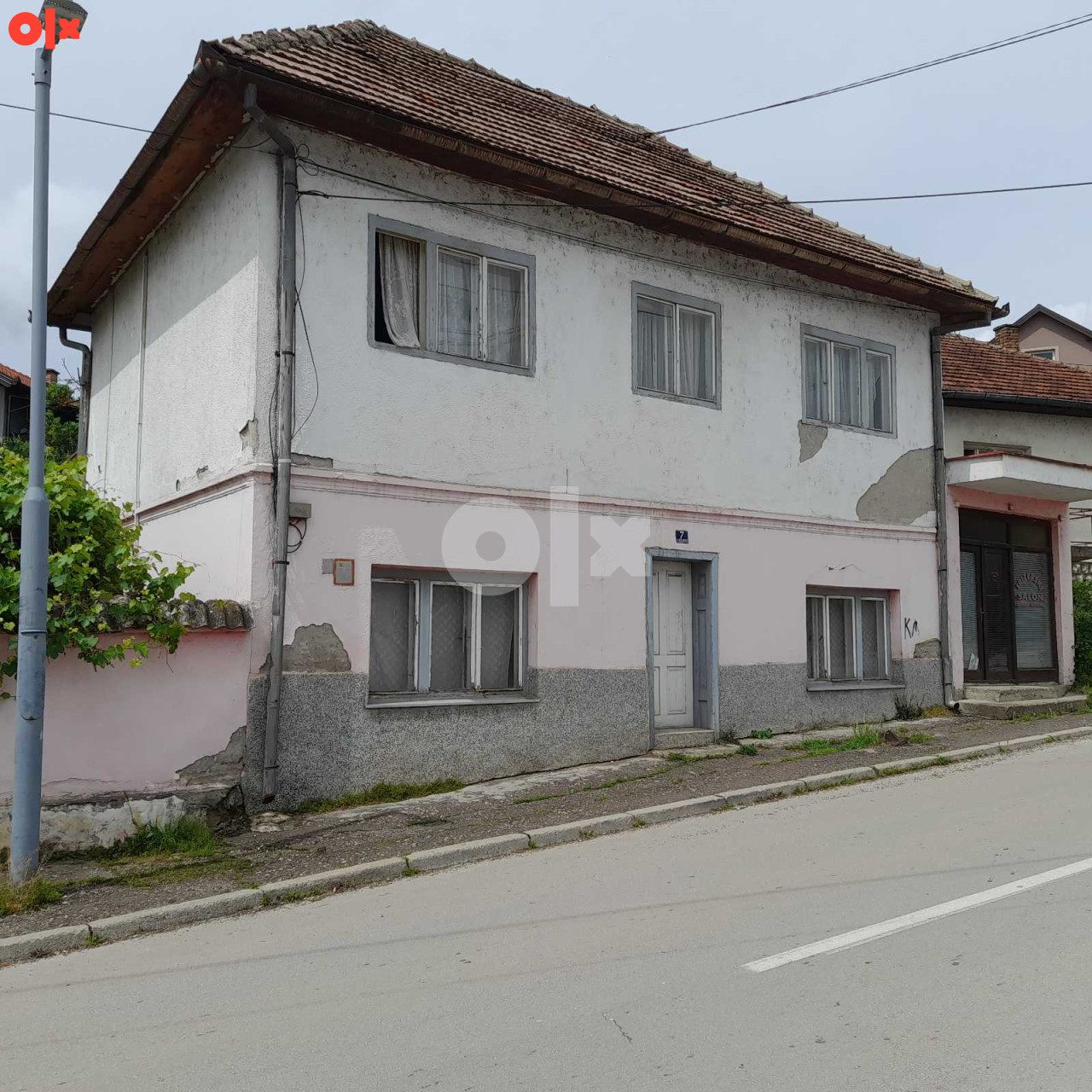 HITNO! Prodaje se kuća u Doboju sa dva poslovna prostora 2