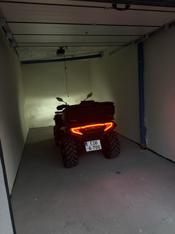 Quad cfmoto 625 (servo, grijaci rucki i sjedista, kofer)