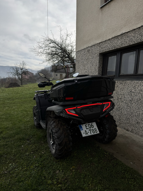 Quad cfmoto 625 (servo, grijaci rucki i sjedista, kofer)