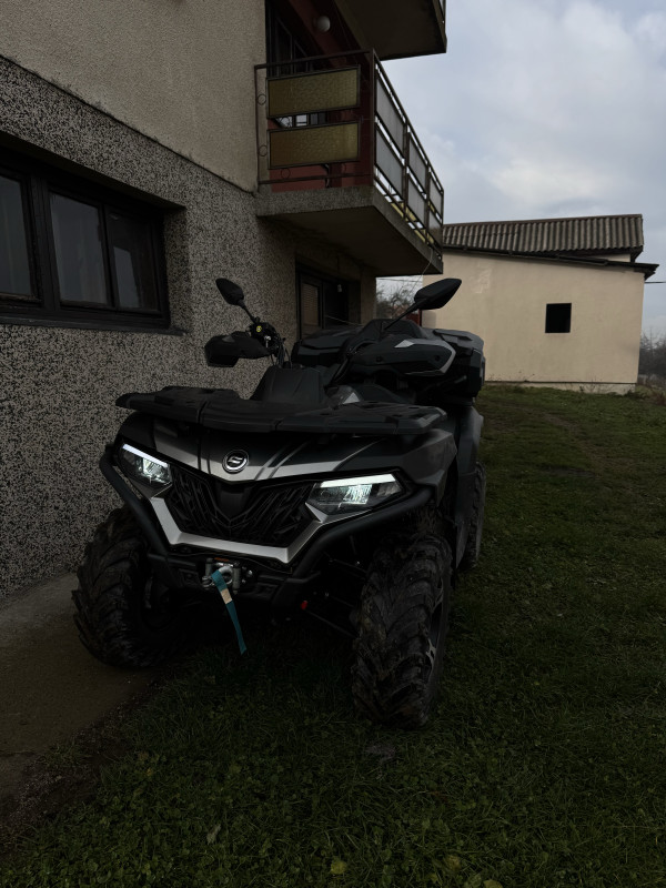 Quad cfmoto 625 (servo, grijaci rucki i sjedista, kofer)
