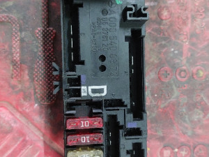 Kutija osiguraca mala MERCEDES W210 2.2 DIZEL AUTOMATIK