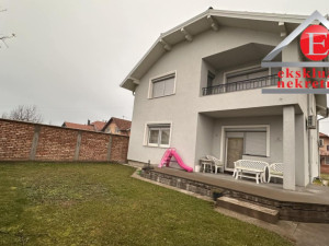 Ekskluzivna kuća na placu površine 612 m2! ID 3945/NL