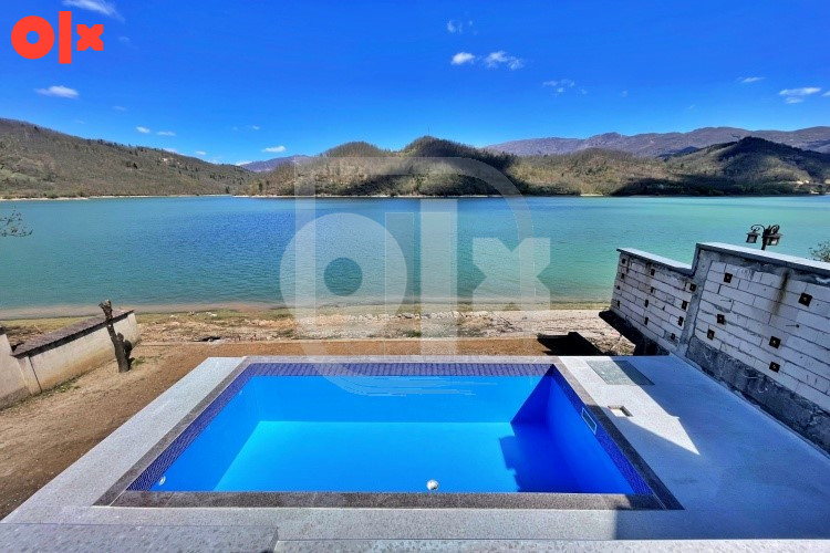 Kuća sa dvorištem i bazenom uz Jablaničko jezero 3