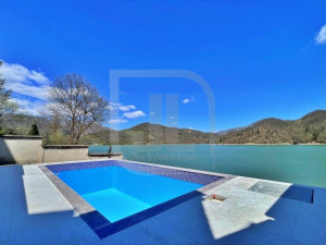 Kuća, 258.19 m², Konjic