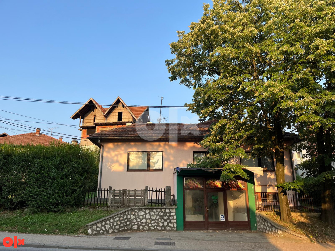 Kuća u centru Gračanice 2