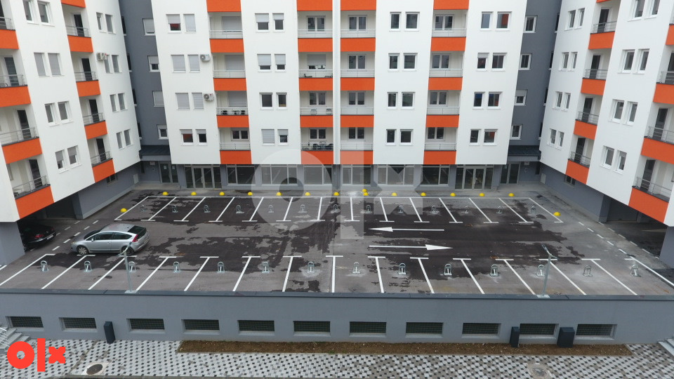 Poslovni prostor 280 m2 pogodan za market Tuzla 10