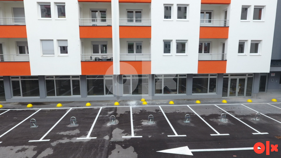 Poslovni prostor 280 m2 pogodan za market Tuzla 13