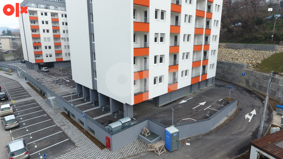 Poslovni prostor 280 m2 pogodan za market Tuzla 15