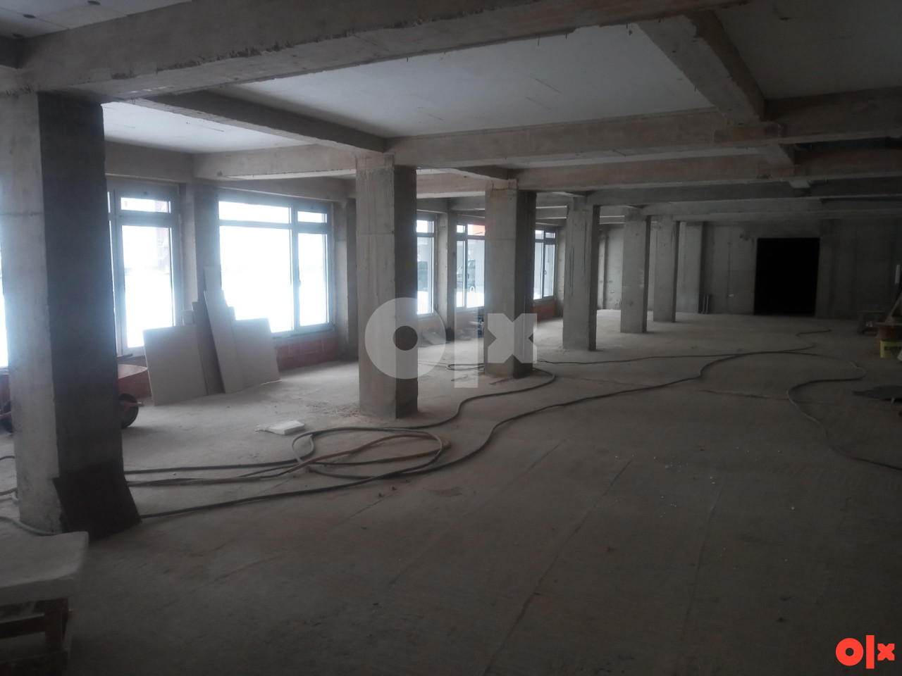Poslovni prostor 280 m2 pogodan za market Tuzla 4