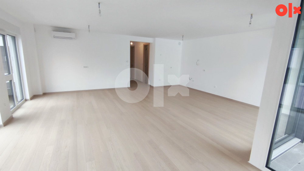 Centar , Mejtas , Useljivo , 89 m2, trosoban stan, prodaja! 13
