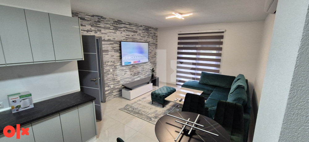 Kuca sa bazenom, stan na dan, apartman **061412226 8