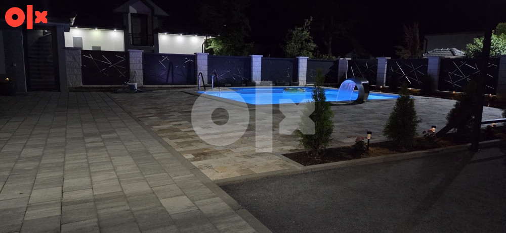 Kuca sa bazenom, stan na dan, apartman **061412226 4