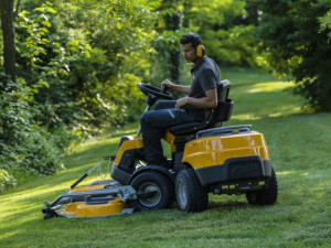 Profesionalna kosilica STIGA PARK Pro900 AWX 4WD + Kosište 125 cm