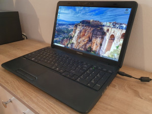 Toshiba Satellite C650/3GB Ram-a/250GB HDD+torba