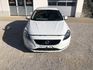 Volvo V40 1,6 D2 2013 DIJELOVI Djelovi