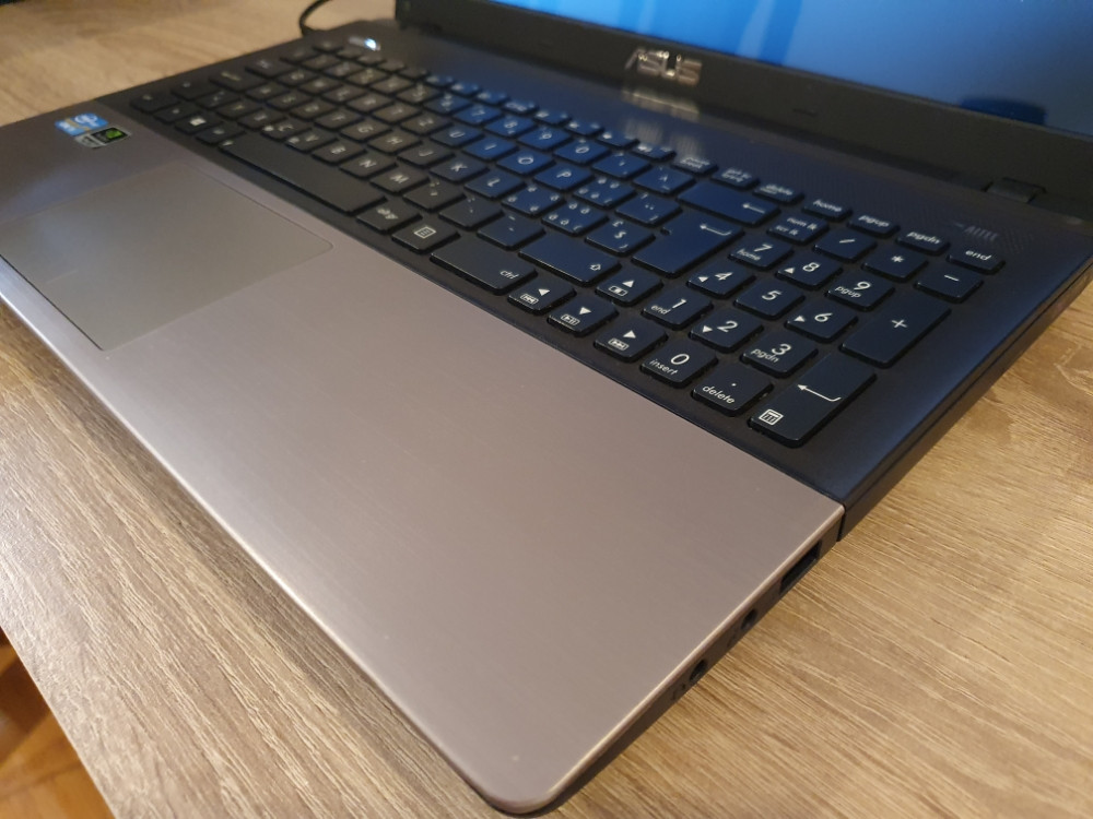 Asus K55VJ/4GB Ram-a/500GB HDD