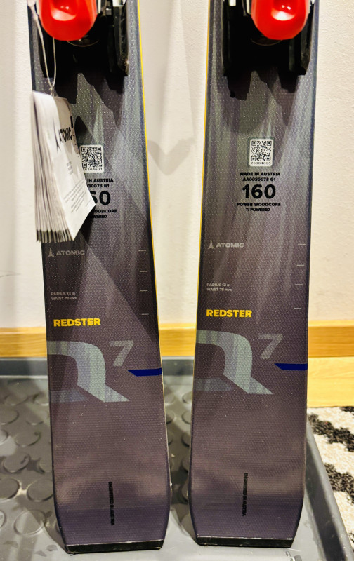 ATOMIC REDSTER Q7 RVSK C + Vezovi M12GW