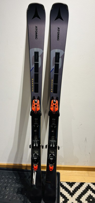 ATOMIC REDSTER Q7 RVSK C + Vezovi M12GW