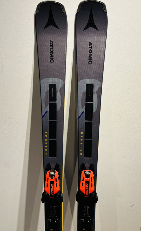 ATOMIC REDSTER Q7 RVSK C + Vezovi M12GW