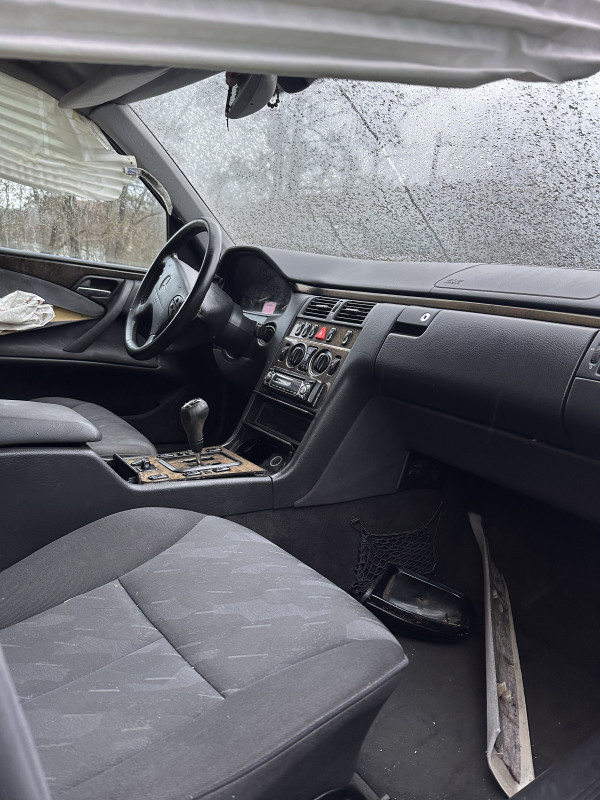 Mercedes E W210 320 CDI Okas Dijelovi Djelovi
