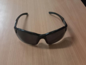crne muške sunčane naočale