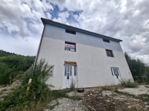 EOS / Stambeno poslovni objekat / Gacko / 321 m2
