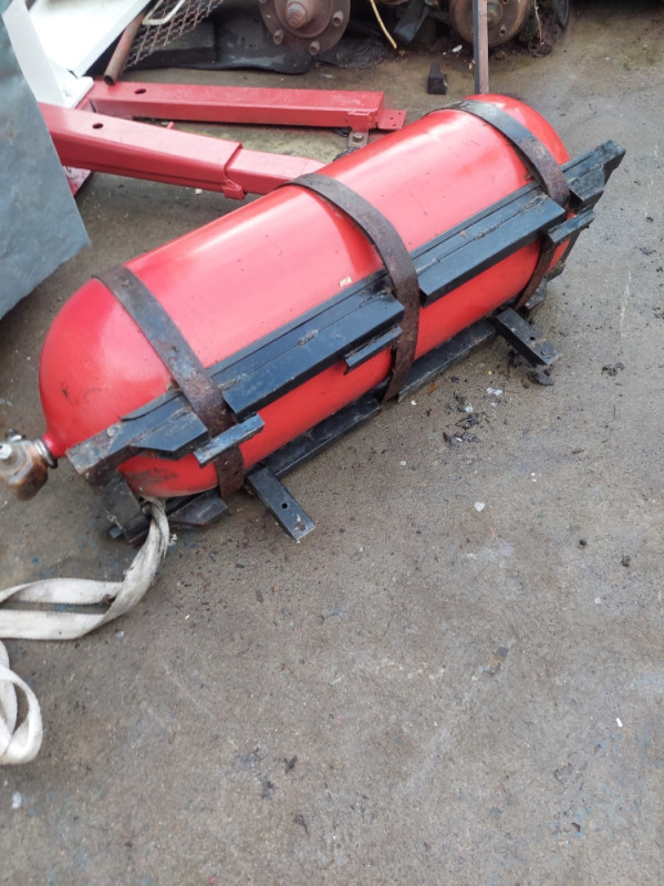 boca za auto zemni gas plin 80L 85.4kg 300bar