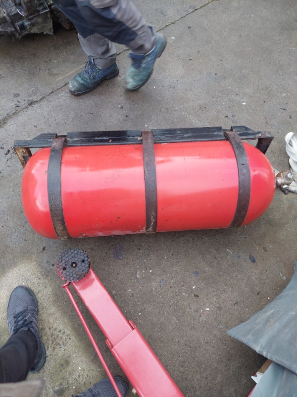 boca za auto zemni gas plin 80L 85.4kg 300bar