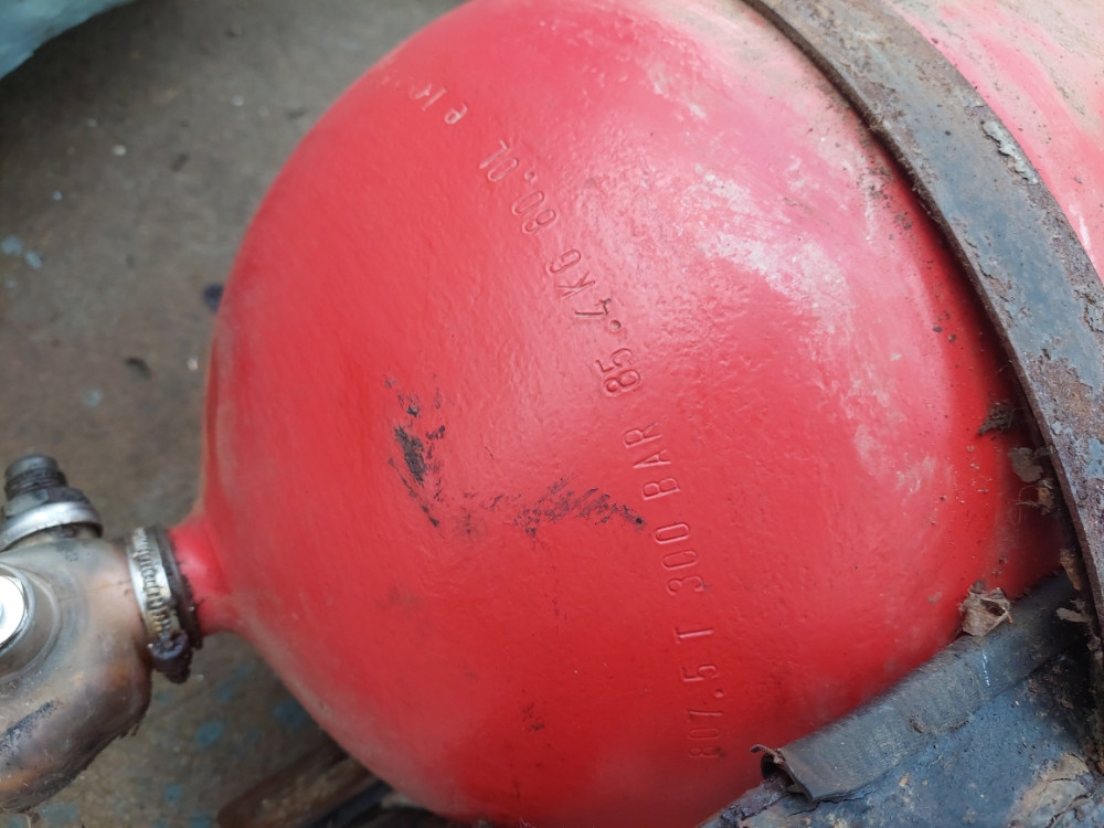 boca za auto zemni gas plin 80L 85.4kg 300bar