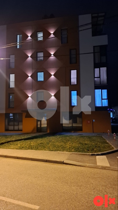 Luksuzni apartman sa GARAŽOM - stan na dan 2