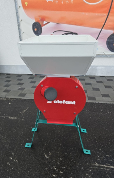 MLIN ZA ZITO CEKICAR SA POSTOLJEM SMITH AUSTRIA 3500W