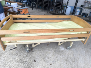 Bolnički medicinski električni bolesnicki krevet sa madracom