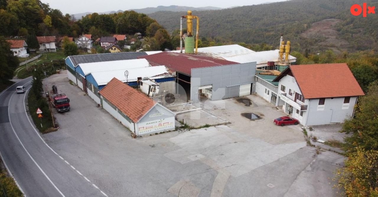Poslovni prostor, skladišta i hale Kladanj 3992m2 3