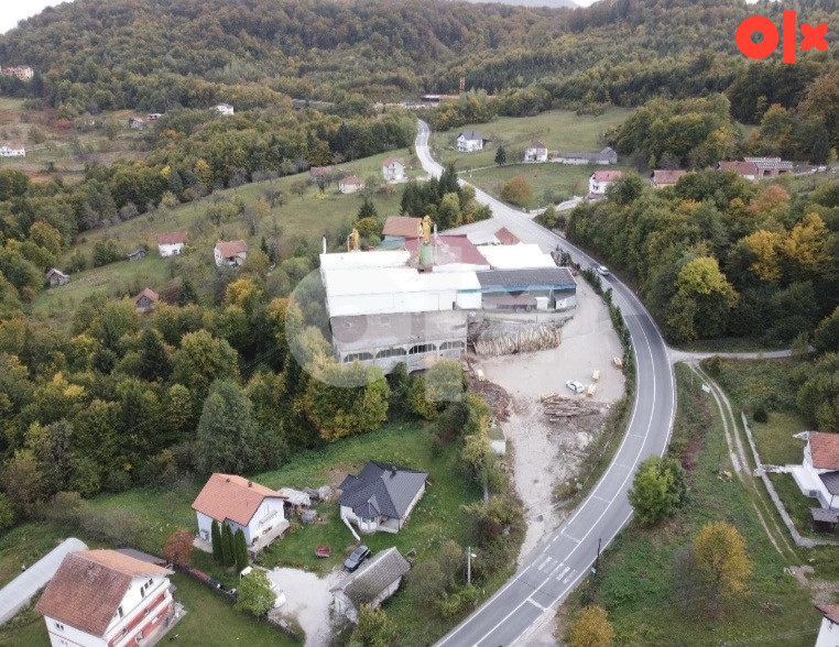 Poslovni prostor, skladišta i hale Kladanj 3992m2
