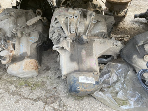Mjenjac renault tvingo 1.2 8v DIJELOVI