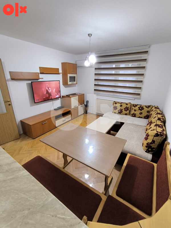 STAN NA DAN BRČKO U GRADU BULEVAR JEDNOSOBAN STAN 060/320-0235 2