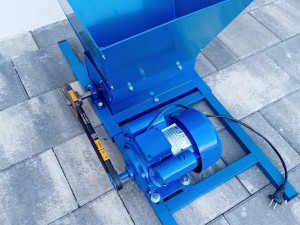 MLIN ZA VOCE  SJECKA ZA JABUKU SLJIVU 3500 W DOSTUPNO ODMAH