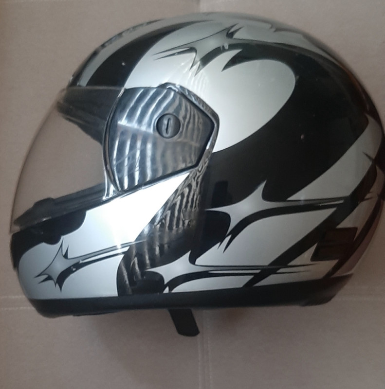 Akira moto kaciga vel.M 57-58 cm