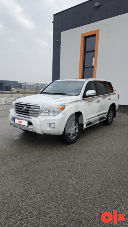 Toyota Land Cruiser LC200 V8 4.6 GXR Limited Edition