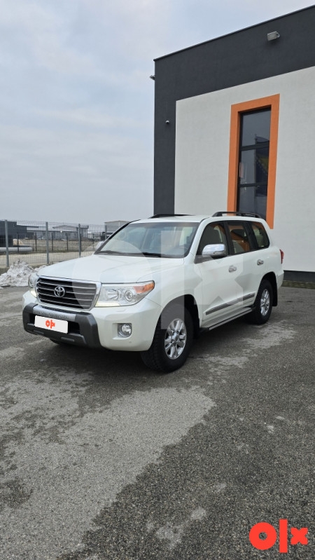 Toyota Land Cruiser LC200 V8 4.5 GXR Luxury
