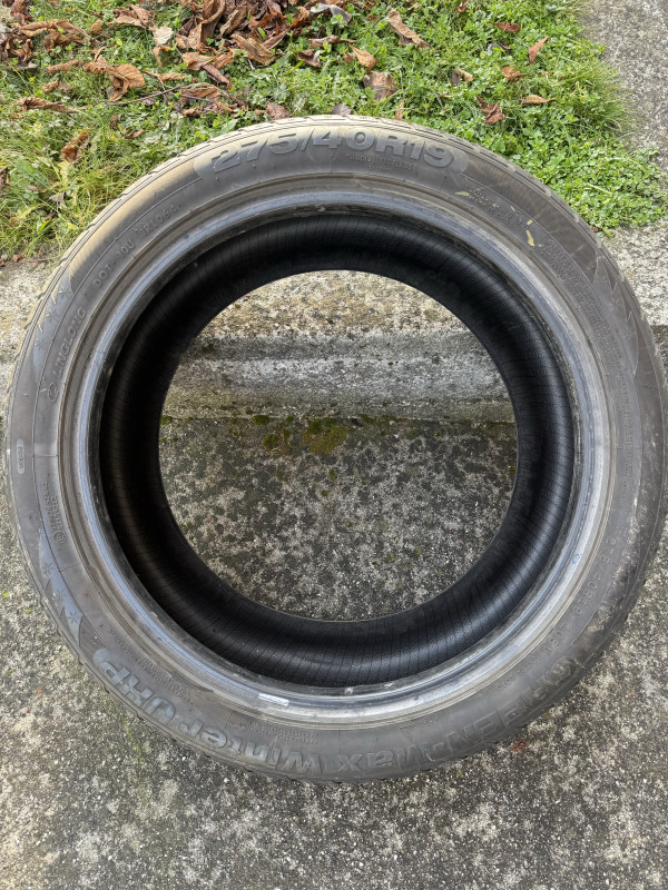275 40 19 m+sgume 2 komada nove