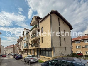 Trosoban adaptiran stan - Centar - Višnjik - 78 m2