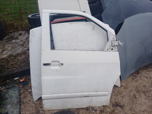 Vrata prednja desna Mercedes vito
